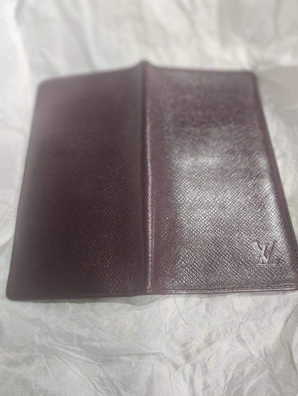 Louis Vuitton Taiga leather long wallet. - Picture 5 of 15